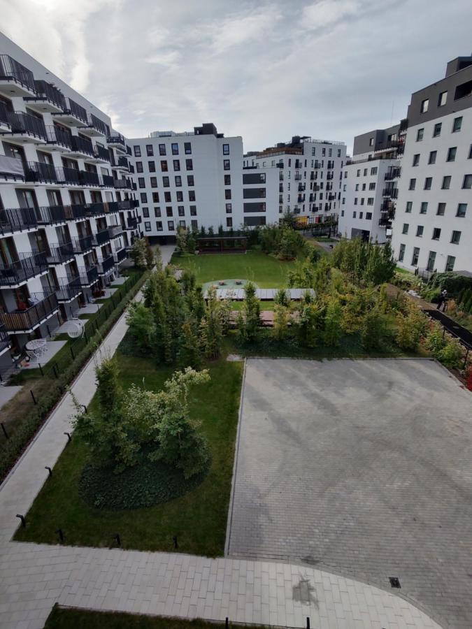 Uroczy Apartament Z Miejscem Na Auto W Garazu Apartman Varsó Kültér fotó