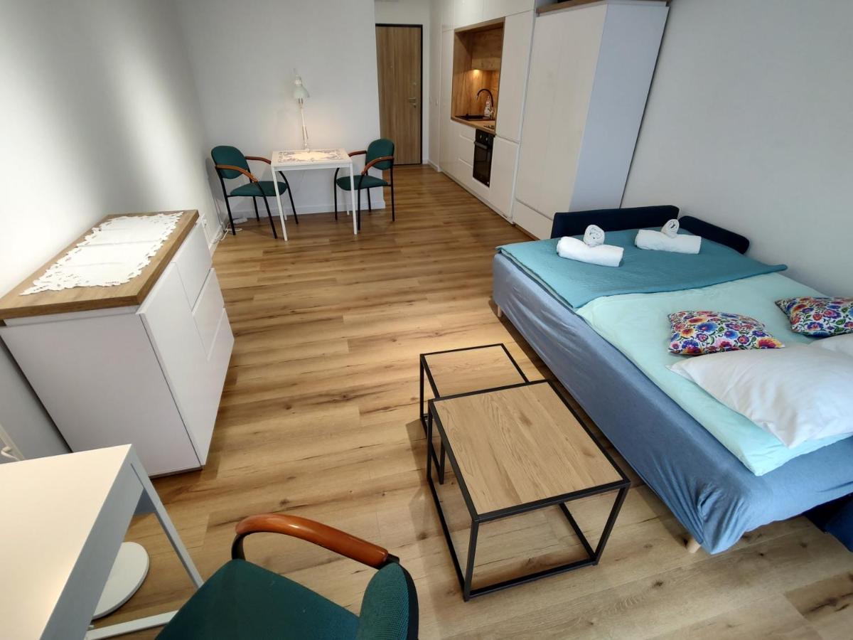 Uroczy Apartament Z Miejscem Na Auto W Garazu Apartman Varsó Kültér fotó
