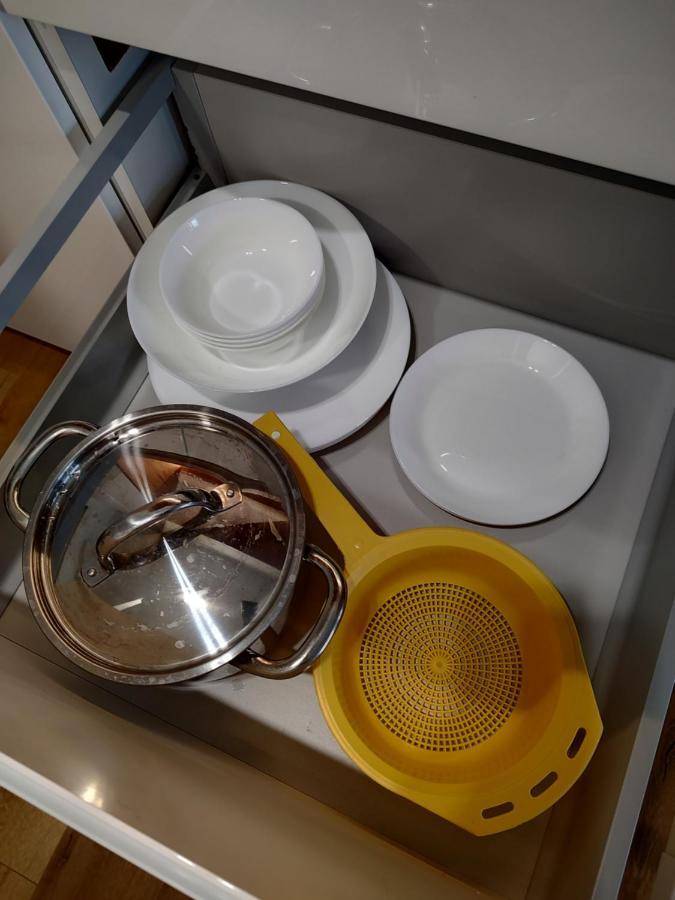 Uroczy Apartament Z Miejscem Na Auto W Garazu Apartman Varsó Kültér fotó