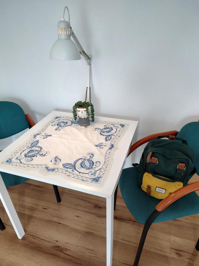 Uroczy Apartament Z Miejscem Na Auto W Garazu Apartman Varsó Kültér fotó