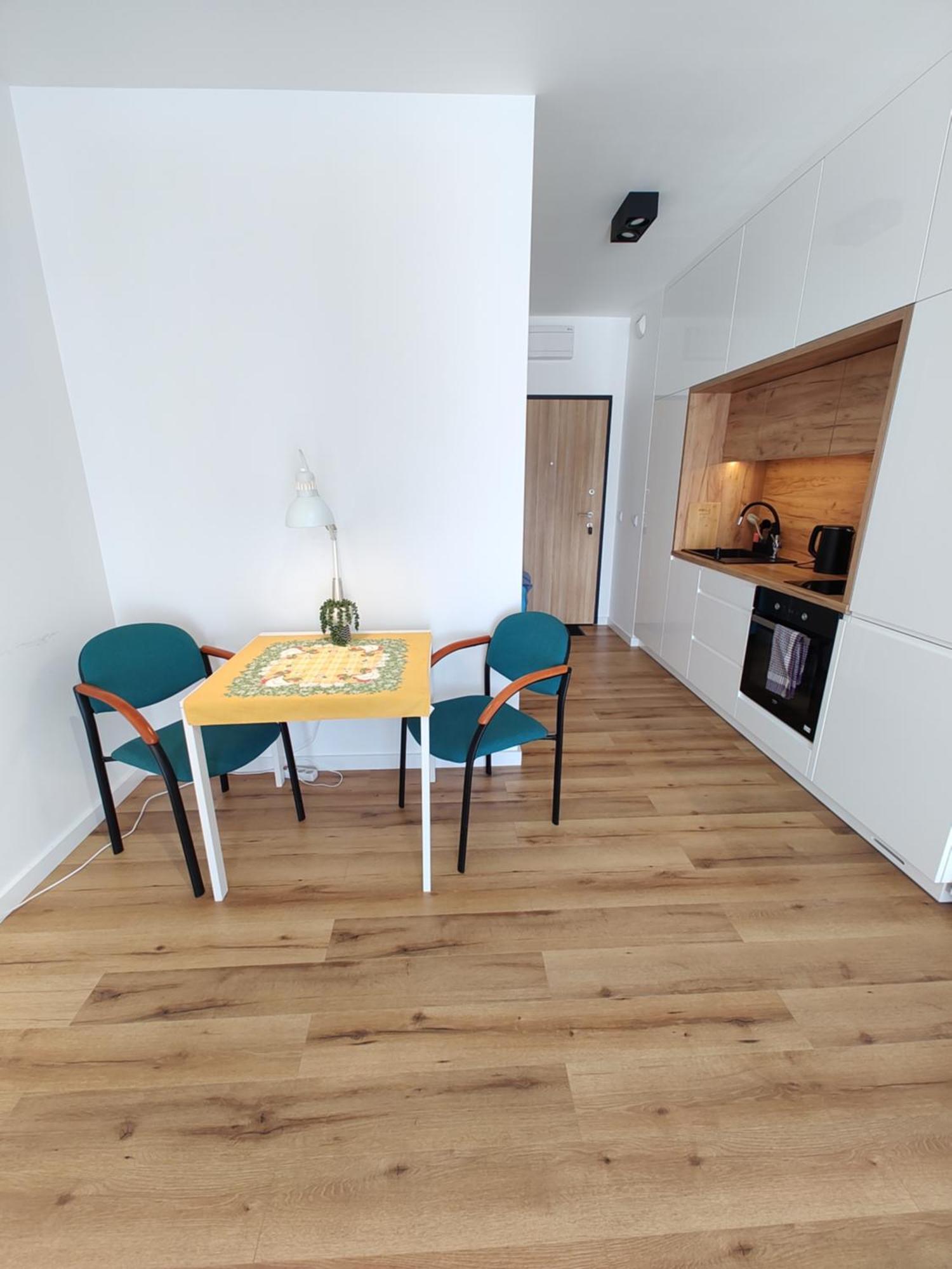 Uroczy Apartament Z Miejscem Na Auto W Garazu Apartman Varsó Kültér fotó